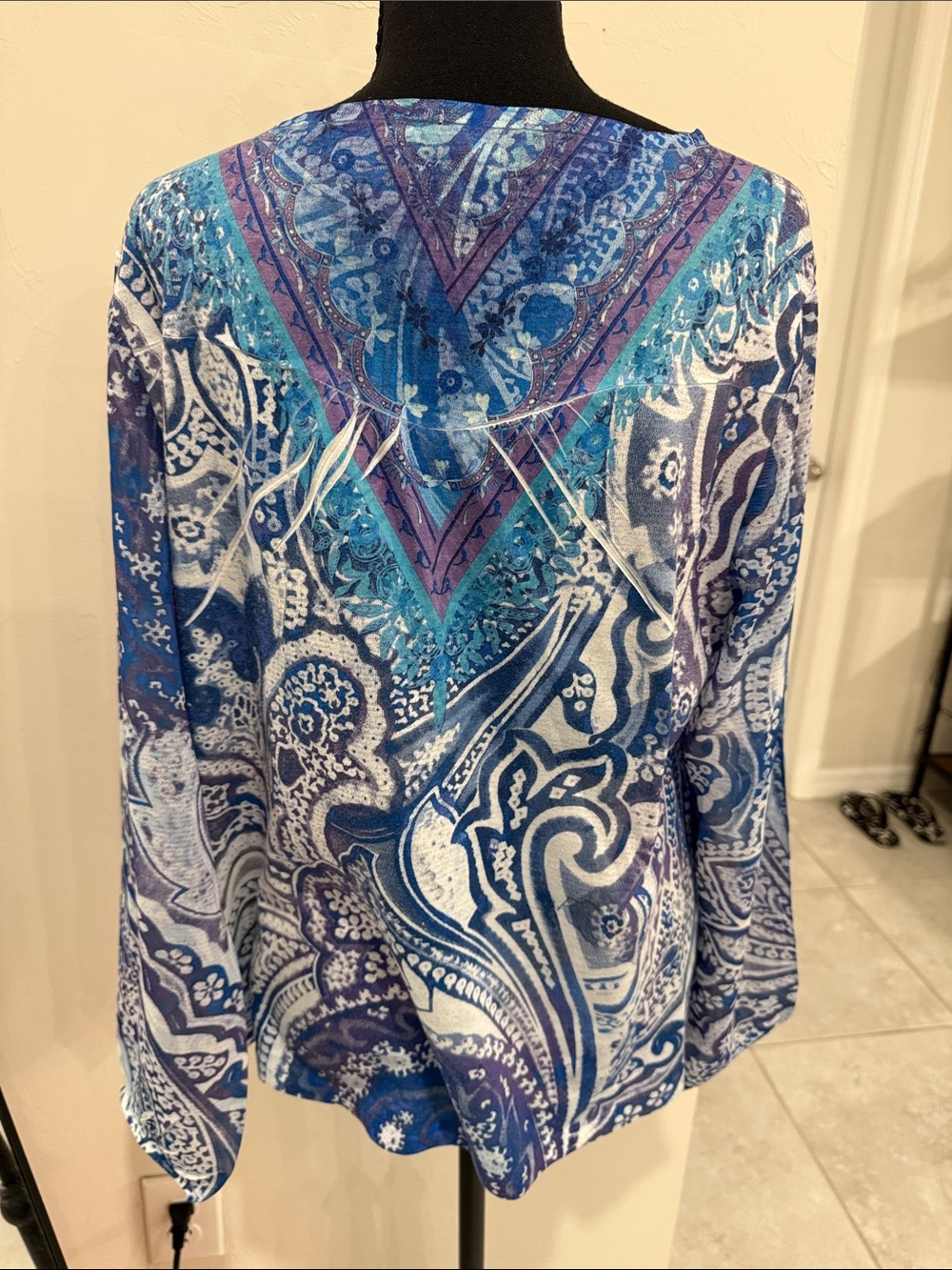 Chico’s blue paisley embellished V-neck tunic/blouse. - Picture 6 of 9